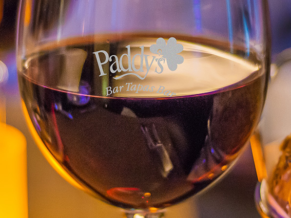 Glazen bedrukken - Wijnglazen met Logo voor de Horeca - Wijnwinst
